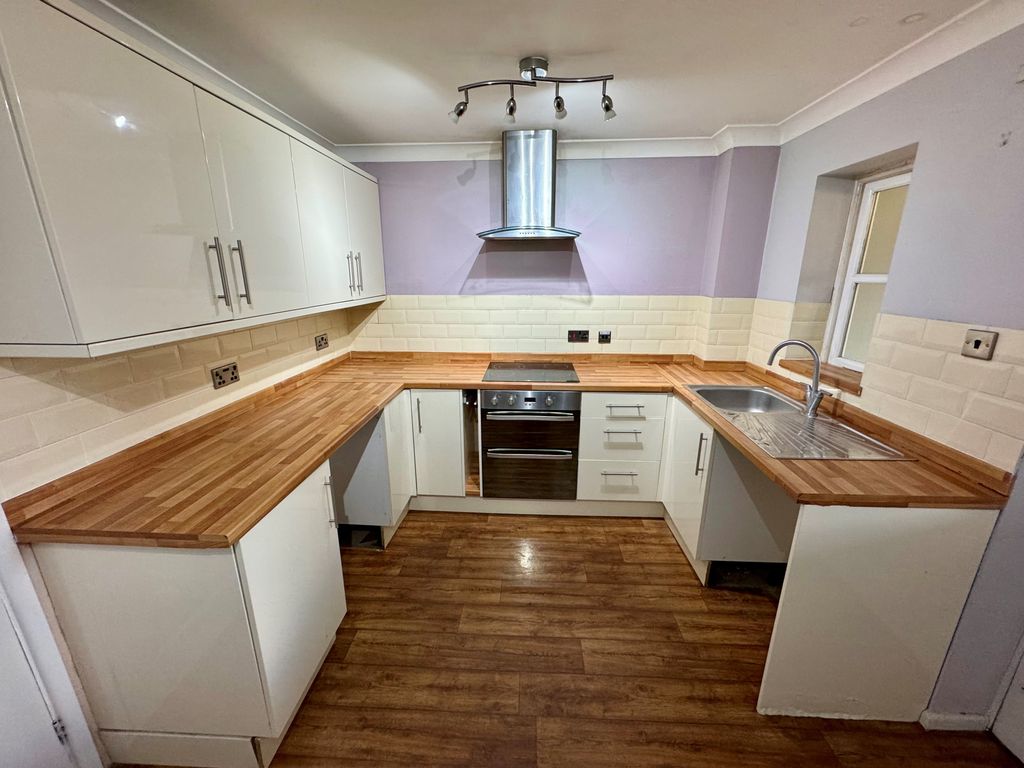 Property photo 2 of 13 Image
