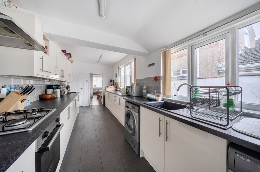 Property photo 3 of 13 1405941-5-6981d1E8B1Ea6