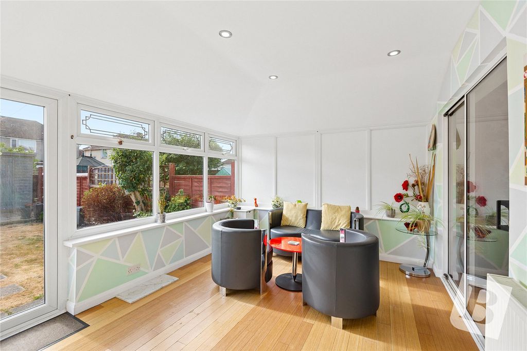 Property photo 3 of 12 Garden Room