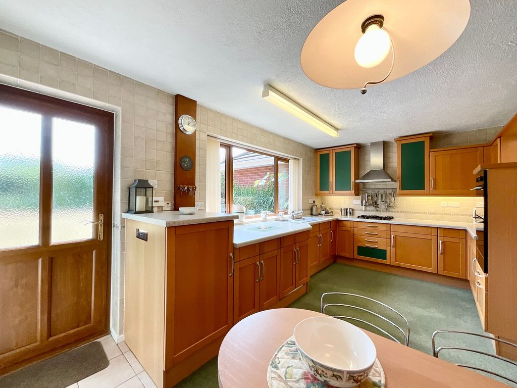 Property photo 3 of 27