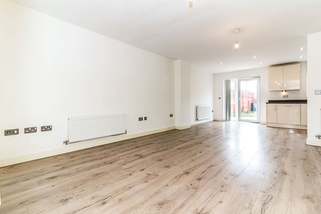 Property photo 3 of 12 Picture No. 36