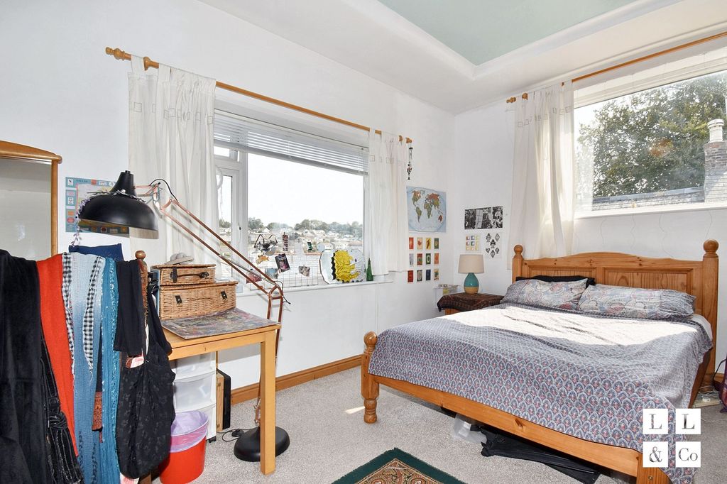 Property photo 3 of 33 Bedroom 1 (Ground Floor)