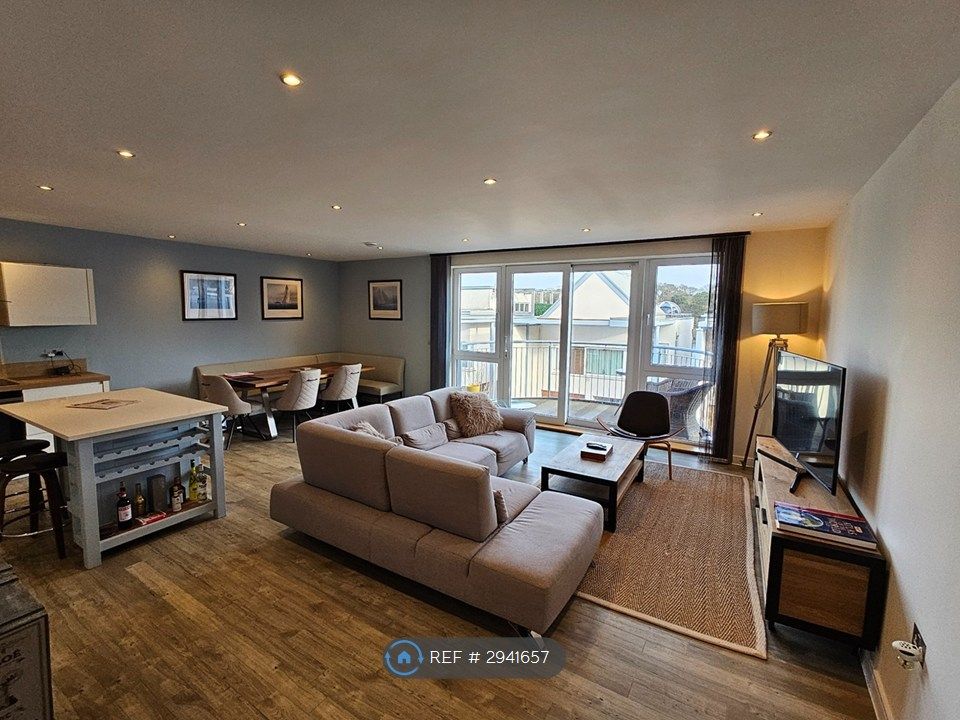 Property photo 1 of 31 Lounge