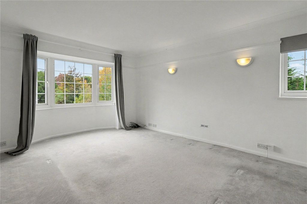 Property photo 2 of 10 Living Room