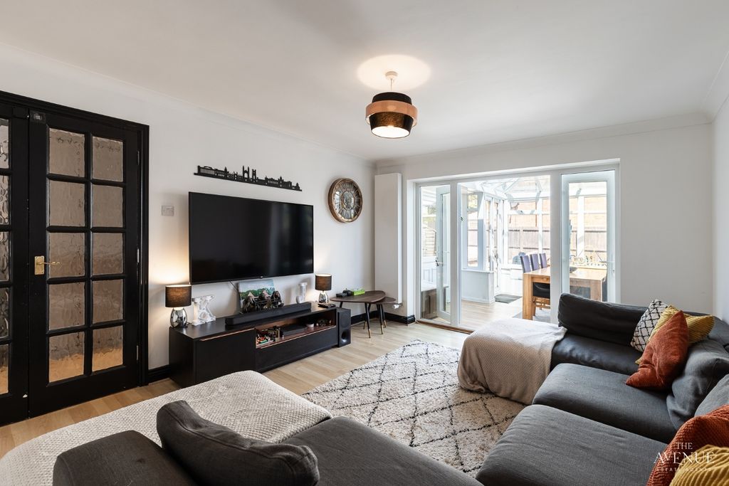 Property photo 2 of 29 4353464