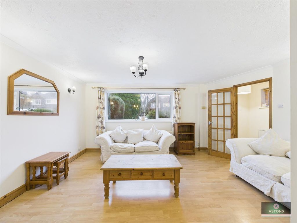 Property photo 3 of 17 Cam04622G0-Pr0158-Still001.Jpg