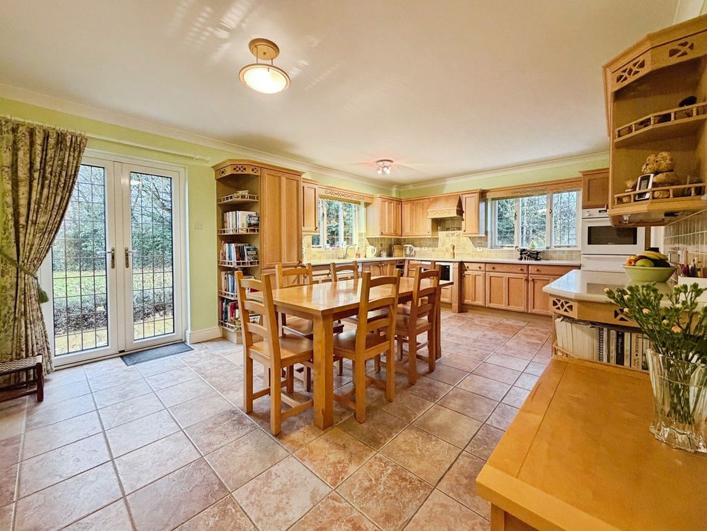 Property photo 3 of 21