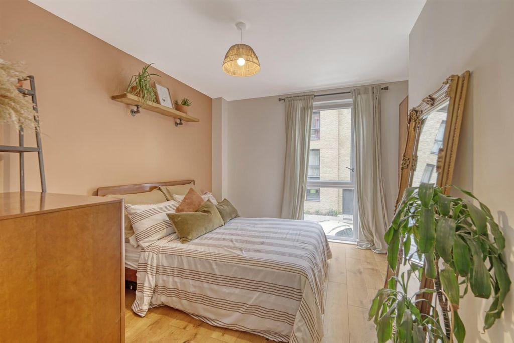 Property photo 2 of 16 6
