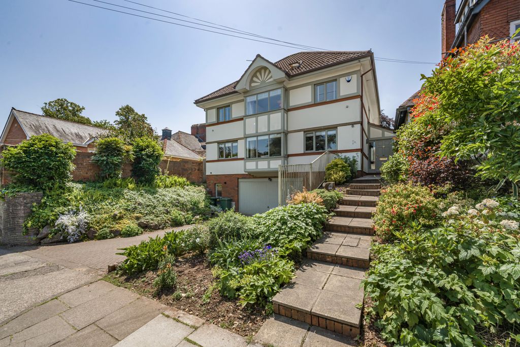 Property photo 1 of 42