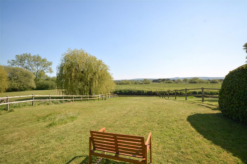 Property photo 2 of 19 Picture No. 01