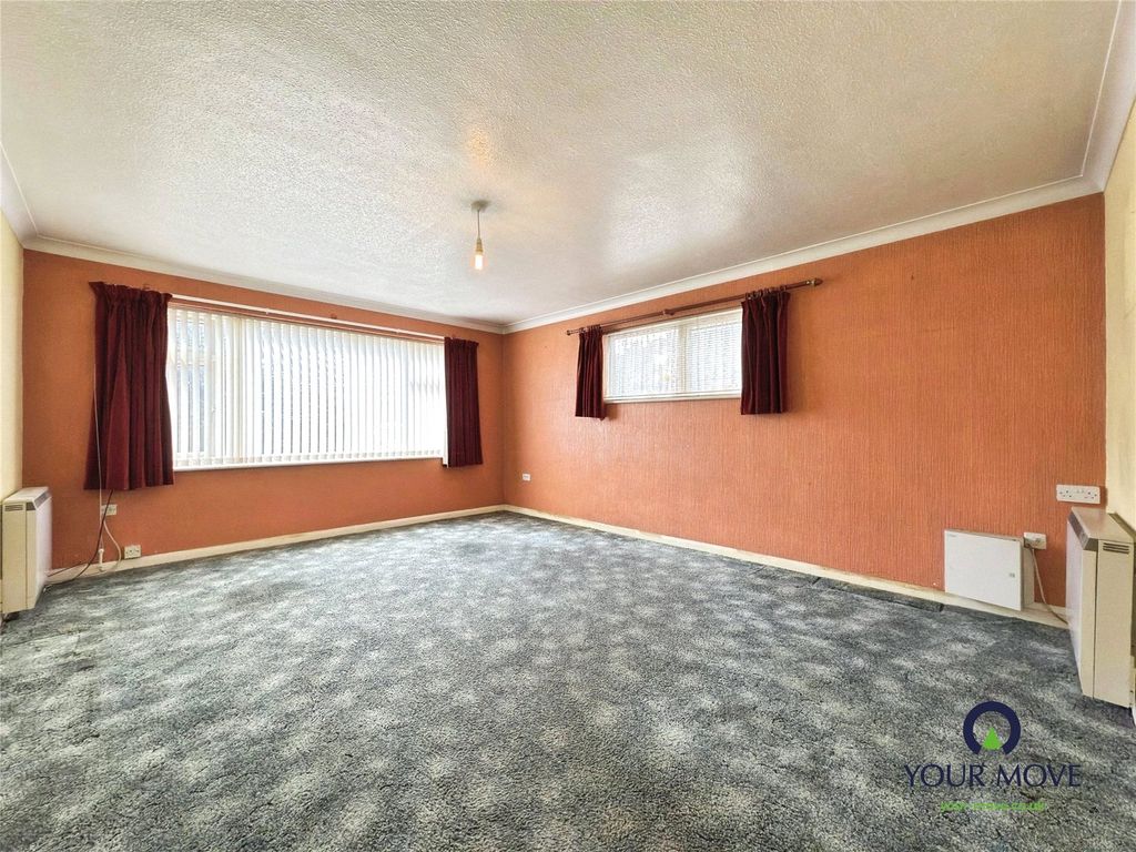 Property photo 2 of 10 Lounge