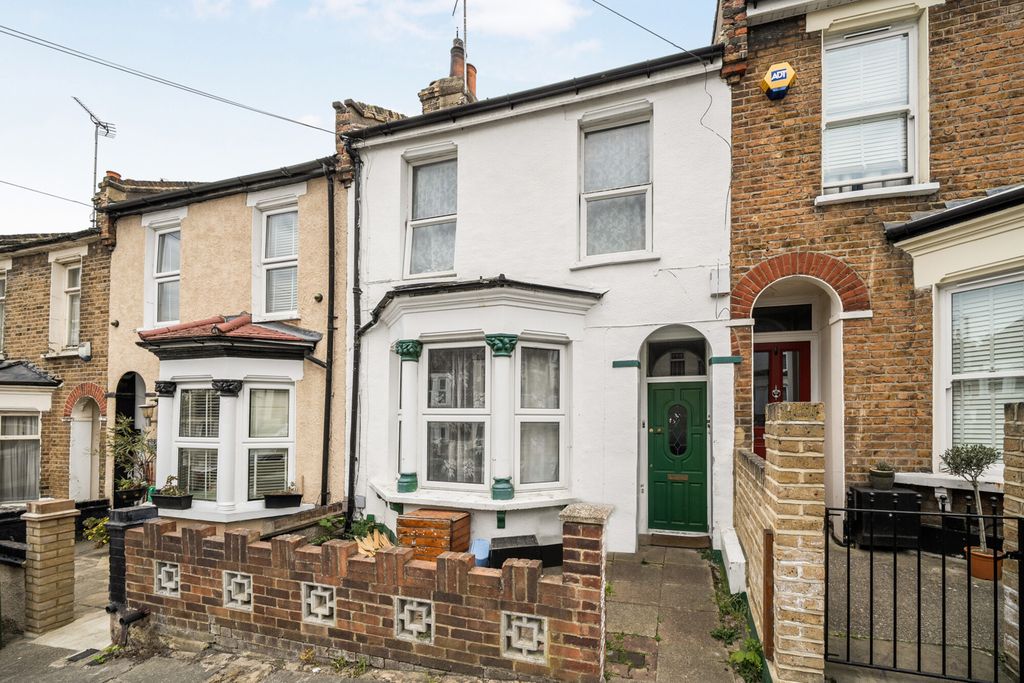 Property photo 1 of 15 External