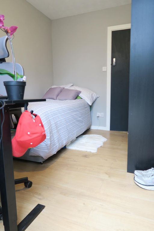 Property photo 2 of 14 Room 1- £680 Available 01/05/2026