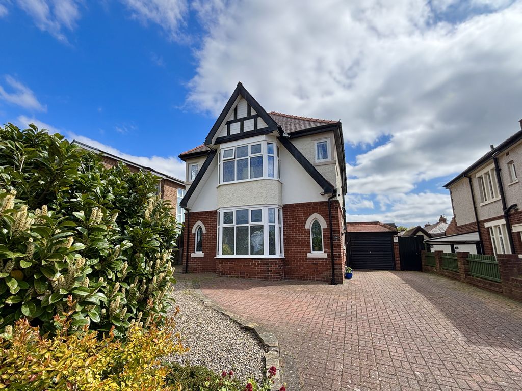 Property photo 1 of 43