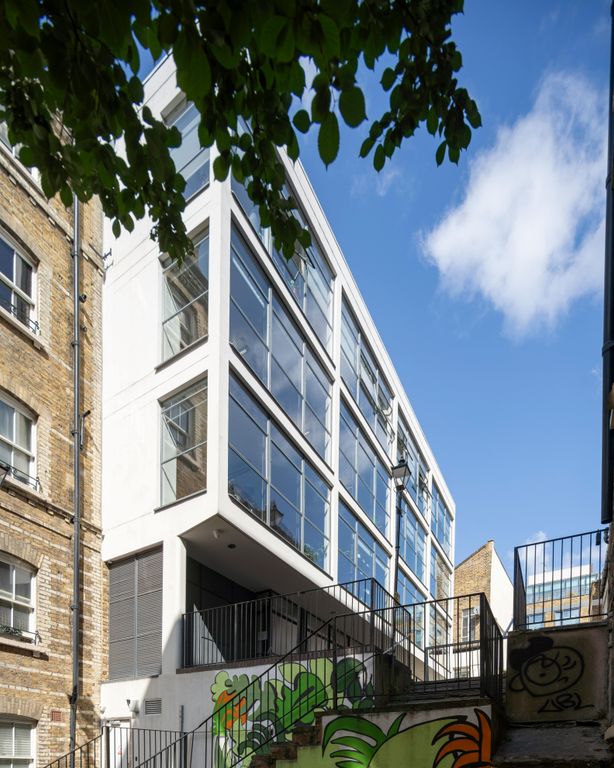 Property photo 2 of 4 External