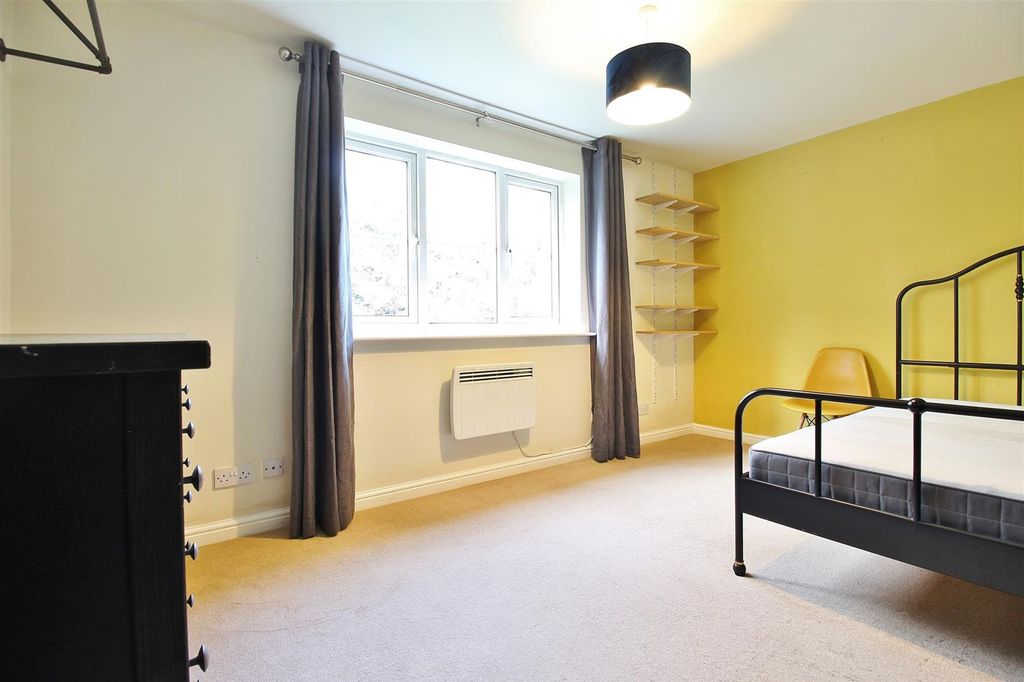 Property photo 3 of 6