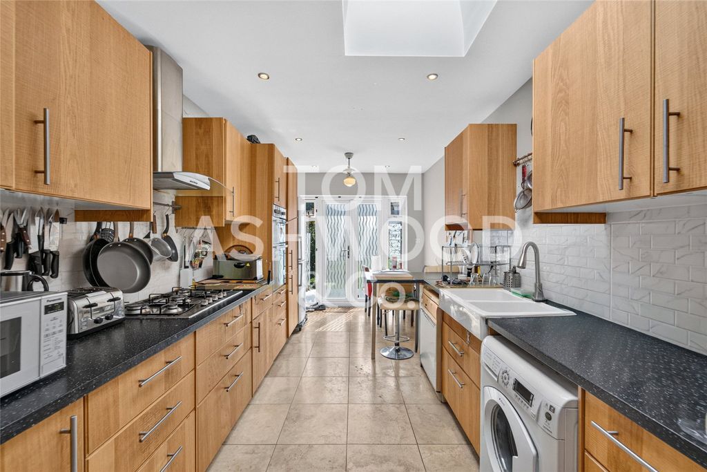 Property photo 2 of 19 Picture No. 38