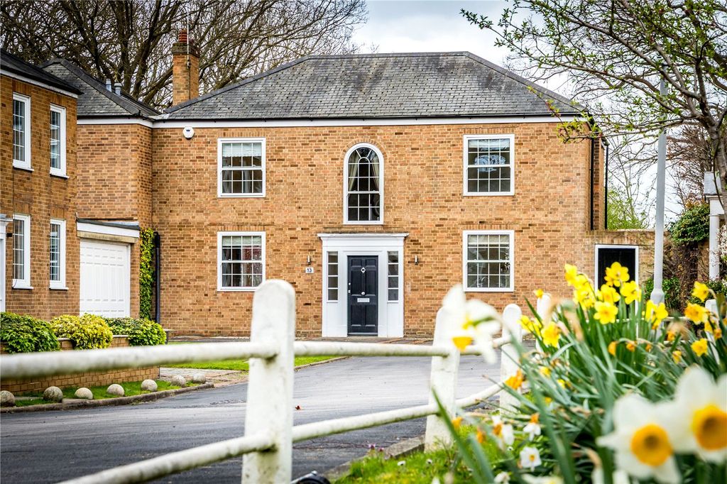 Property photo 1 of 31 House. Partnership