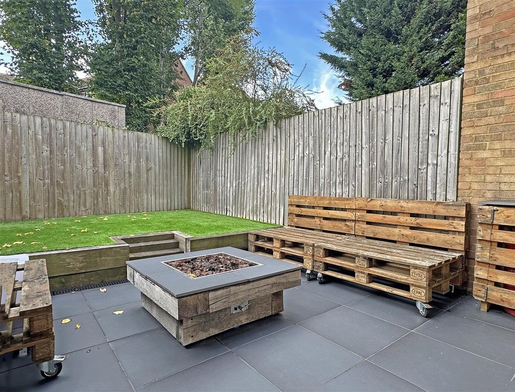 Property photo 3 of 18