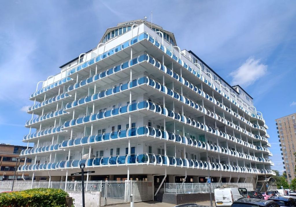 Property photo 1 of 12