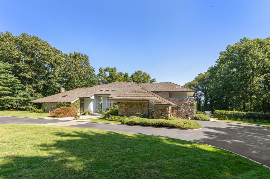 Property photo 2 of 32