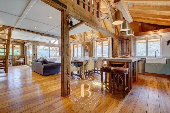 Property photo 3 of 47