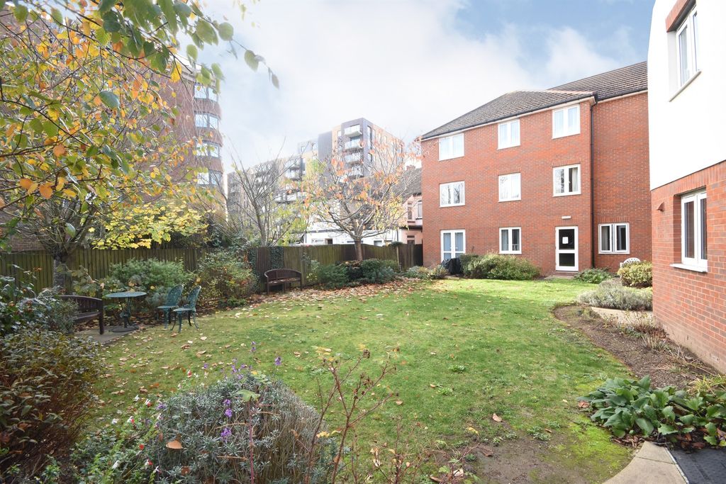 Property photo 2 of 17