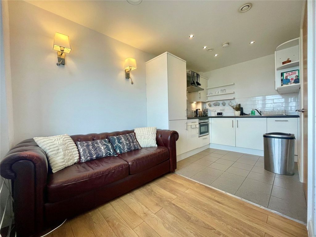 Property photo 2 of 10 Lounge