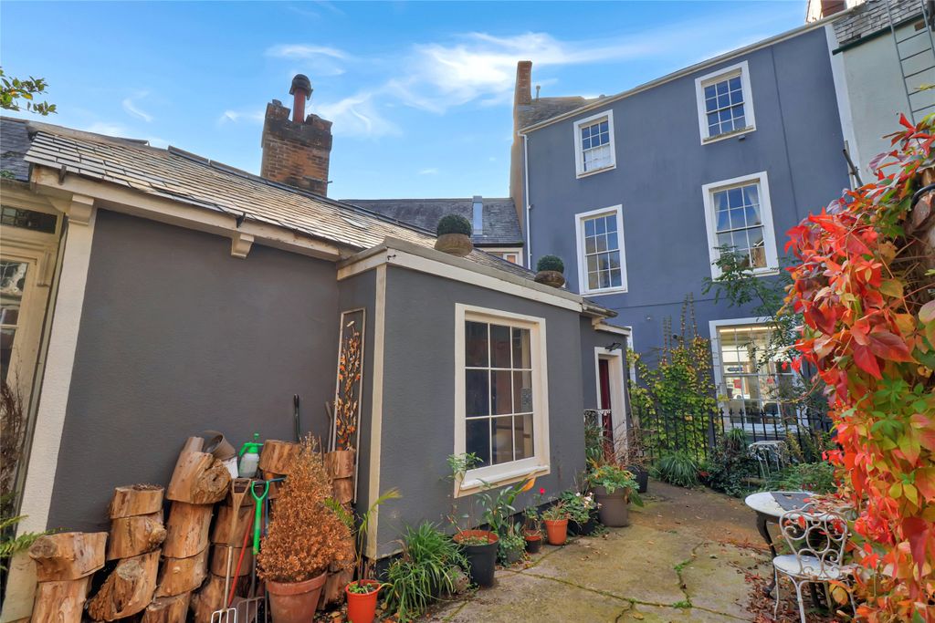 Property photo 3 of 32 3 - Picture No. 03