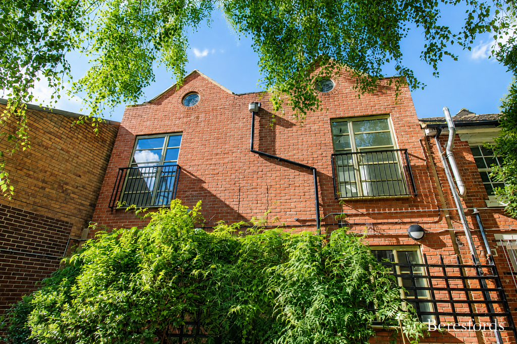 Property photo 1 of 7 Exterior