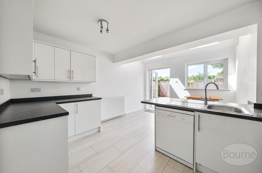 Property photo 3 of 10 144Db7Eb-Ad9c-4Cf...