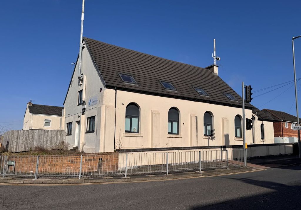 Property photo 1 of 23