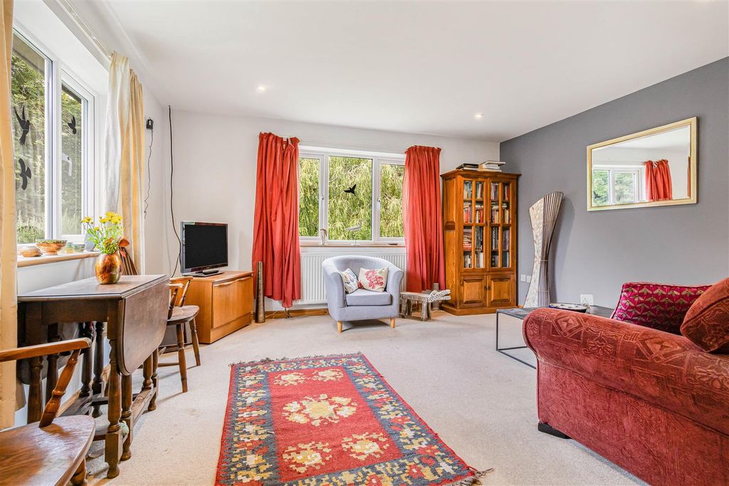 Property photo 3 of 29 12_84206-1.Jpg