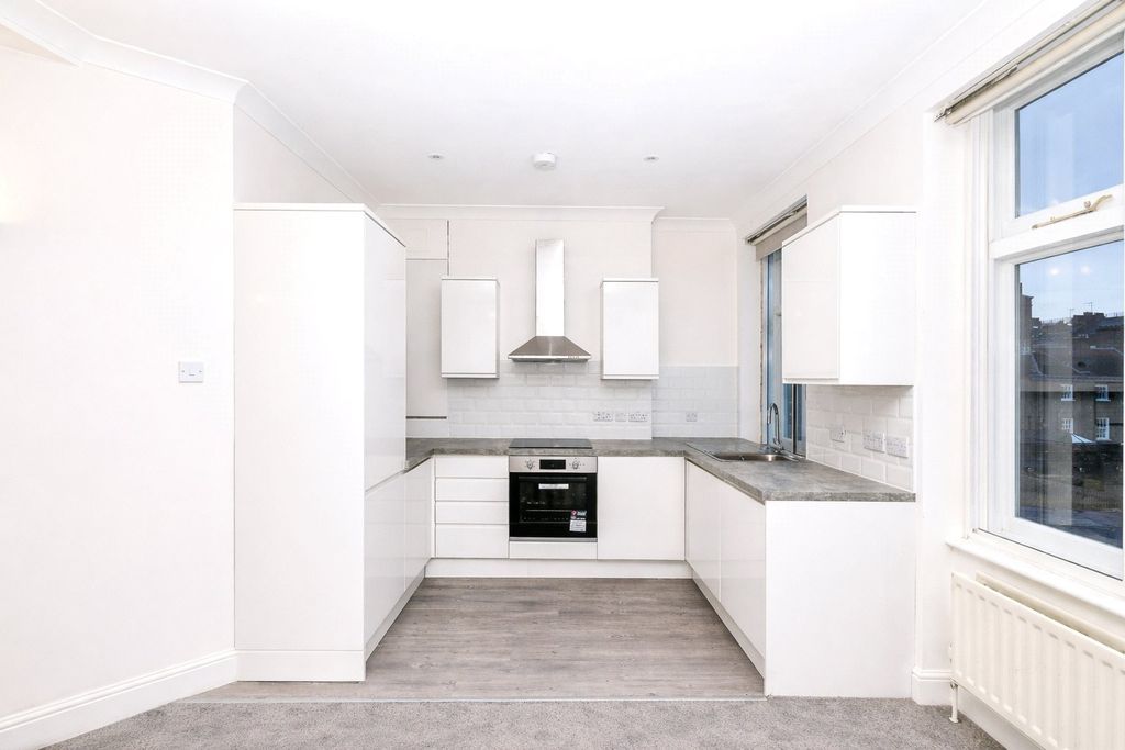 Property photo 2 of 10 Picture No. 24