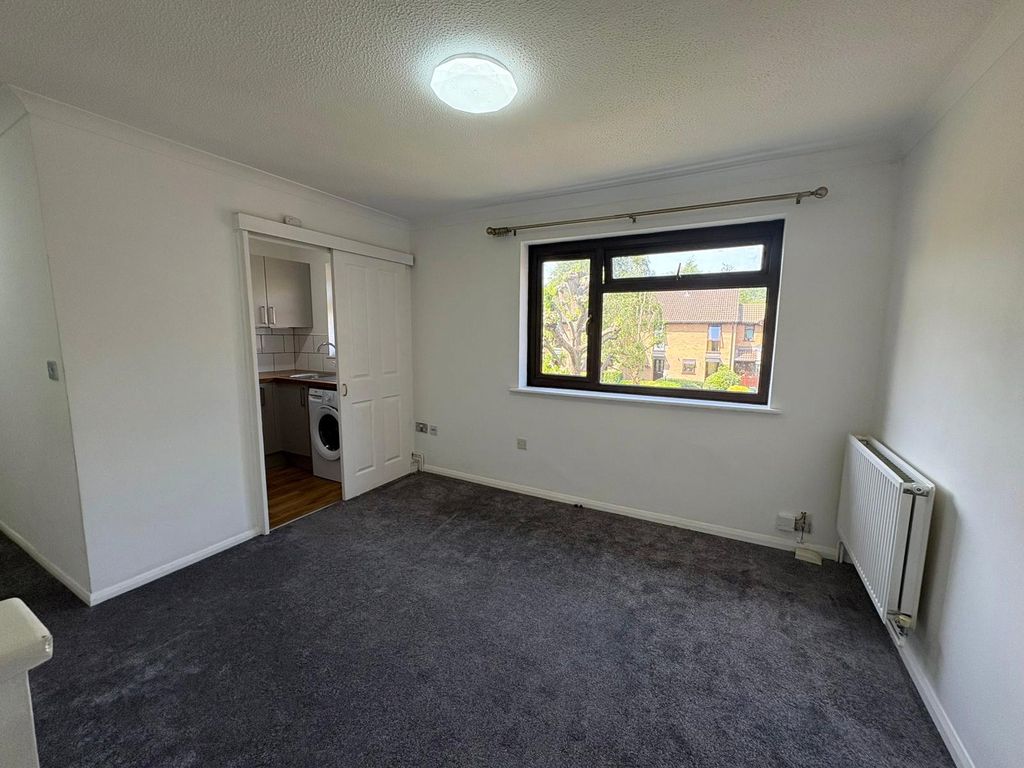 Property photo 2 of 13 Picture No. 32