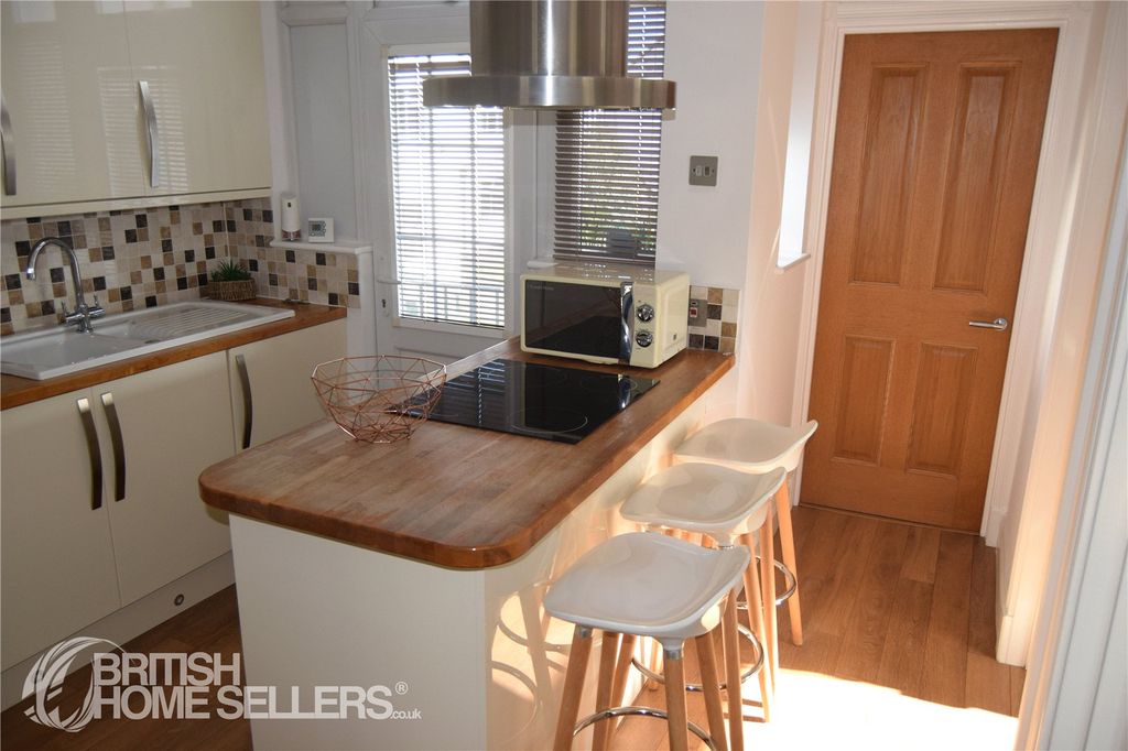 Property photo 2 of 24 Picture No. 48