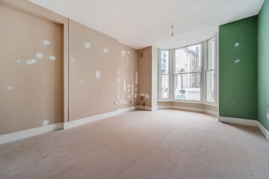 Property photo 1 of 4