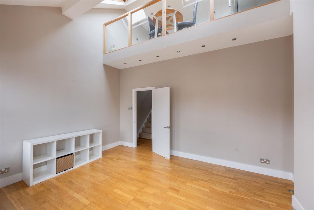 Property photo 3 of 9 08A591cd-345E-4A3F-9185-3Dfef8Db9Bc2.Jpg