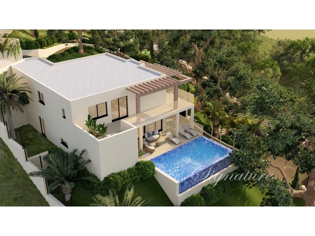Property photo 1 of 22 Newbuilt 5 Bedroom Villa Conveniently Located At Walking Distance From The Center Of São Brás De Alp
