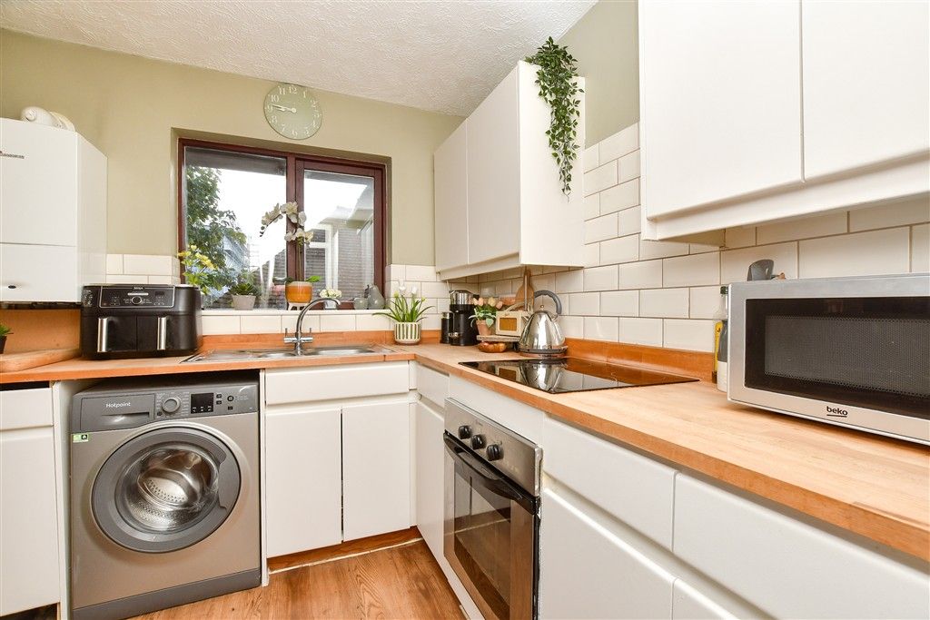Property photo 3 of 16 Kitchen