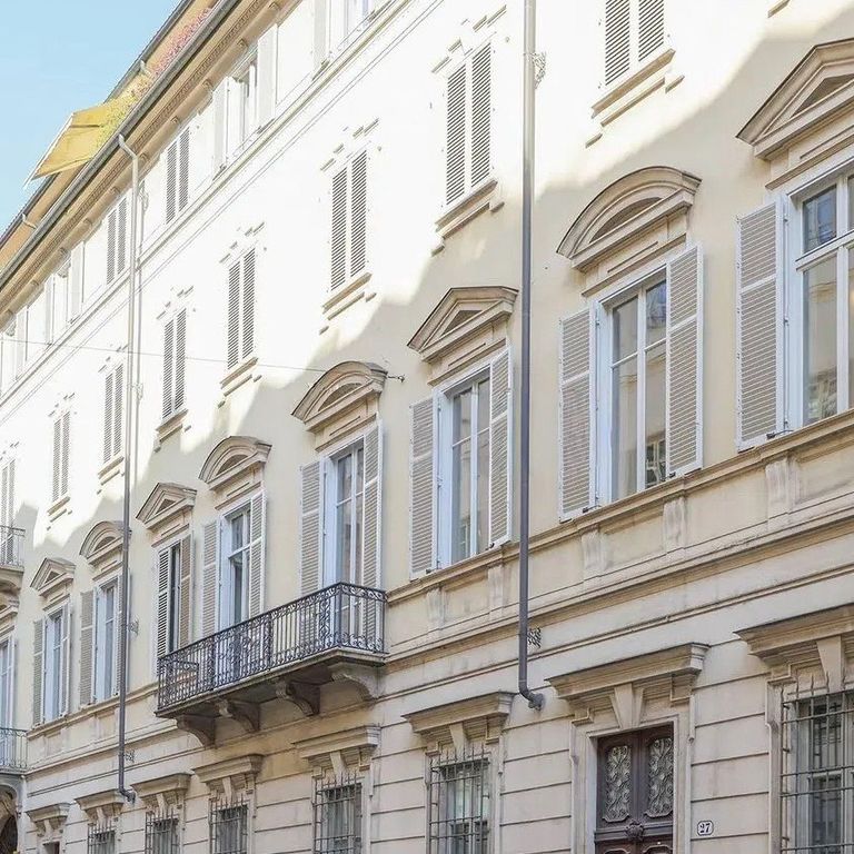 Property photo 1 of 17 Charming Apartment In Torino, Piedmont
