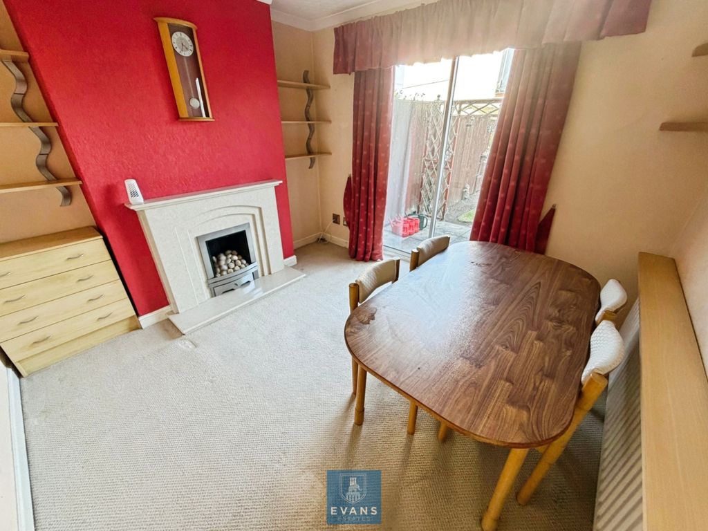 Property photo 2 of 11 Dining Room