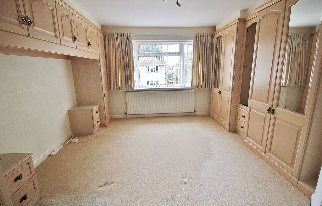 Property photo 3 of 18