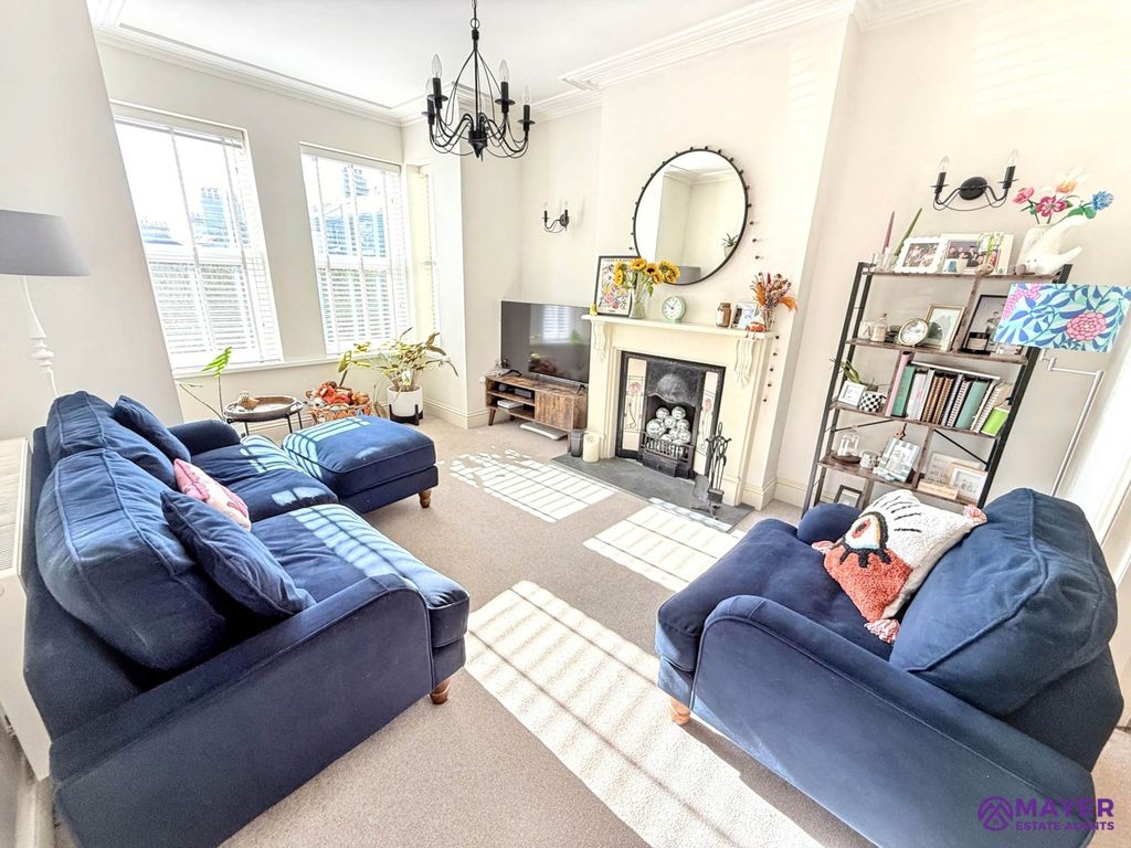 Property photo 3 of 17