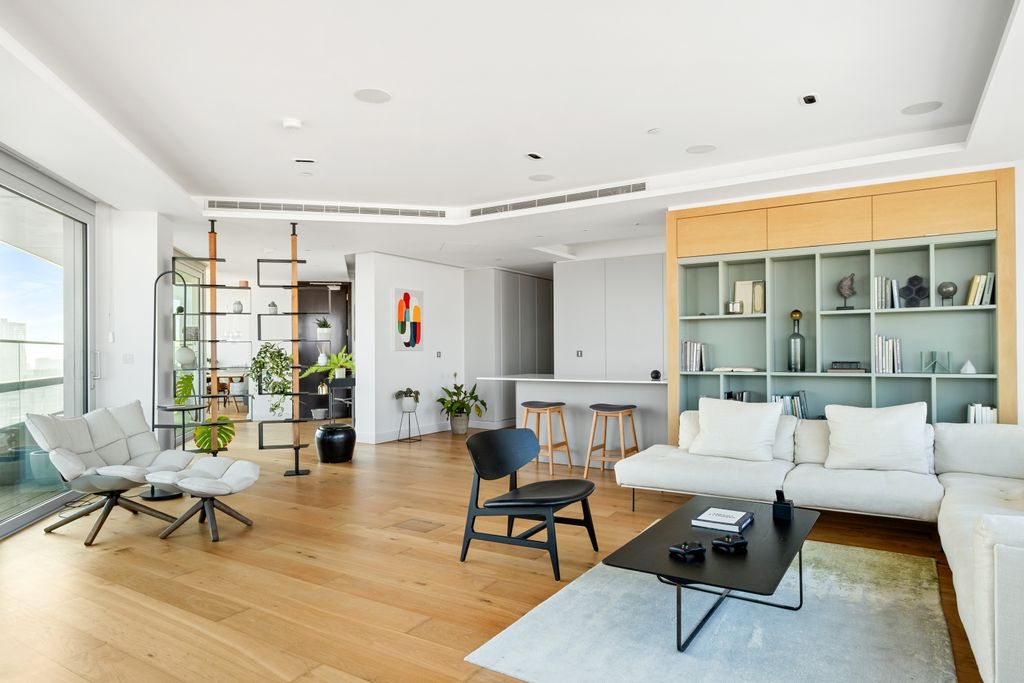 Property photo 2 of 31