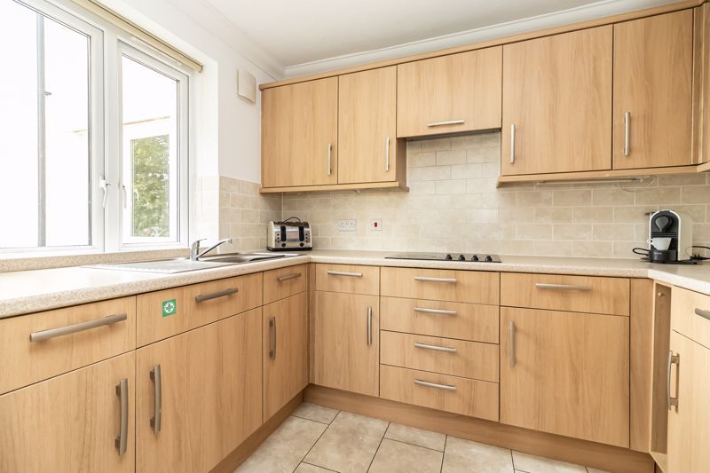 Property photo 3 of 13 .