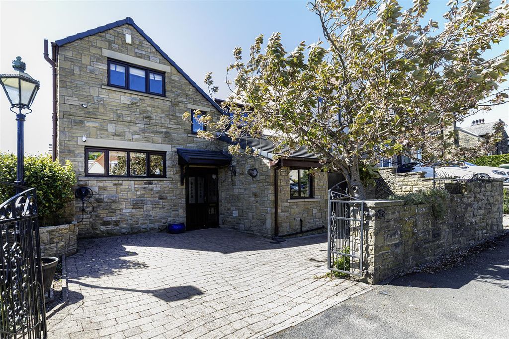 Property photo 1 of 49