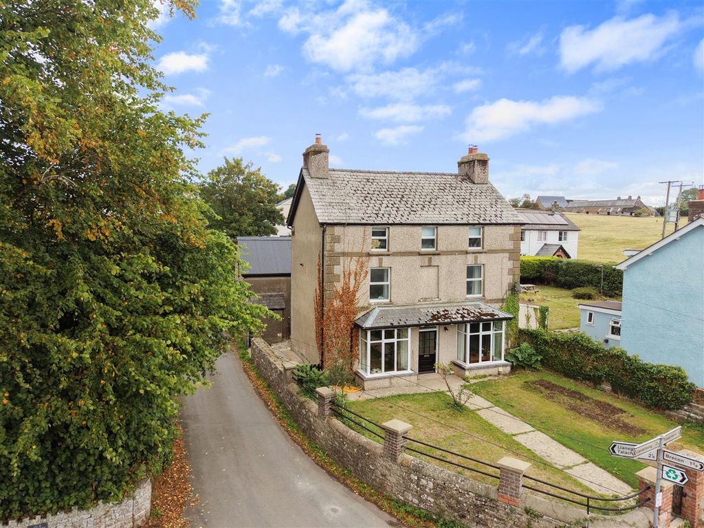 Property photo 1 of 30 Dji_Fly_20260901_120428_0379_1788264657214_Photodp