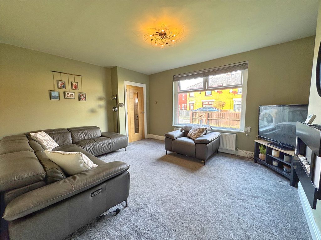 Property photo 3 of 25 Living Room