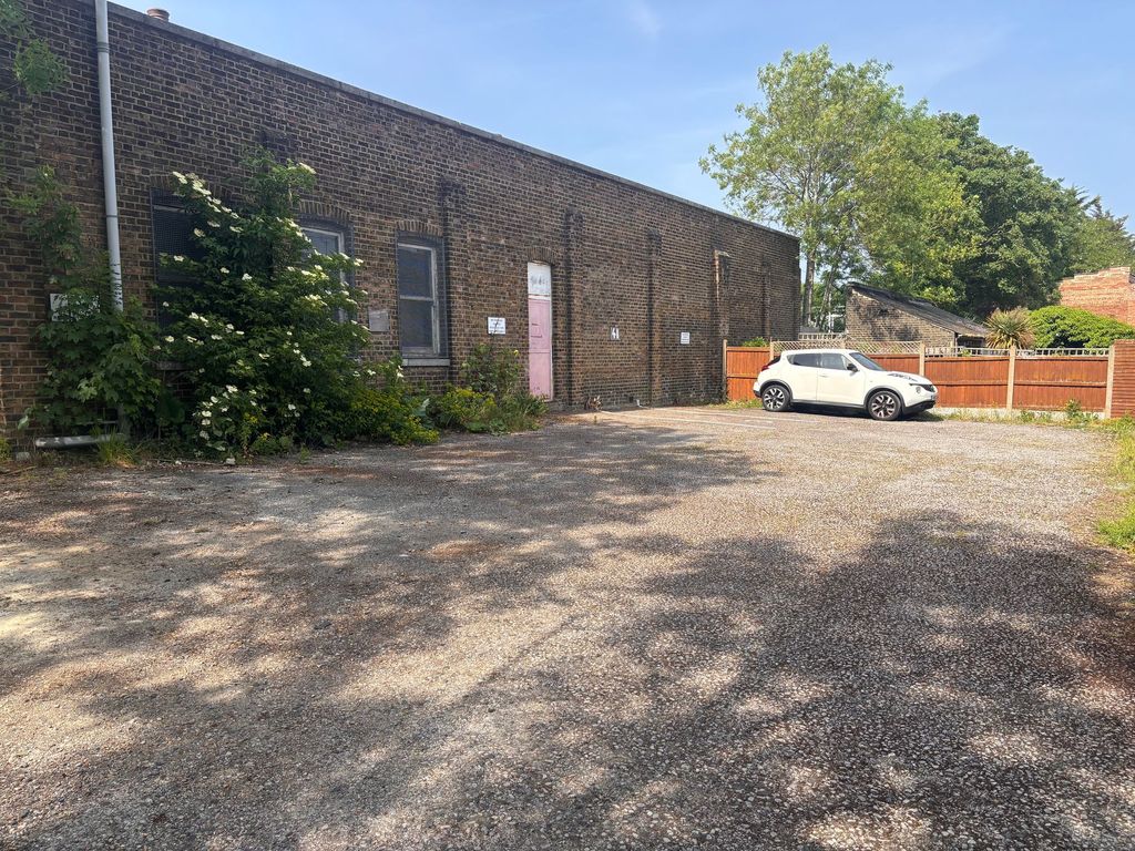 Property photo 2 of 2